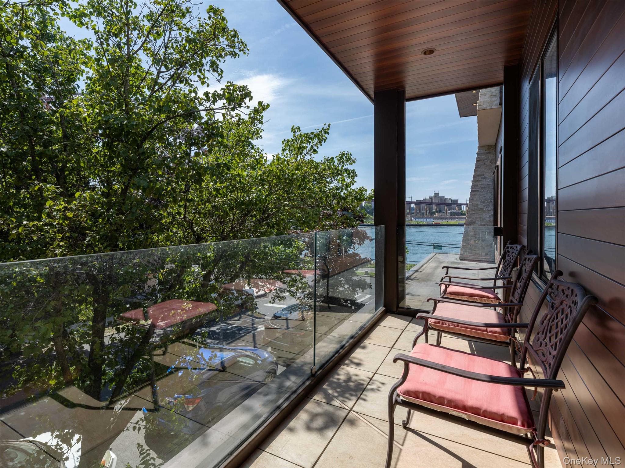 2151 Shore Boulevard thumbnail 32