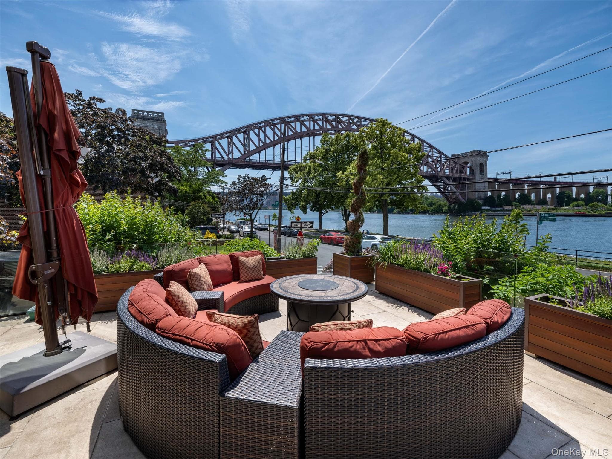 2151 Shore Boulevard thumbnail 10
