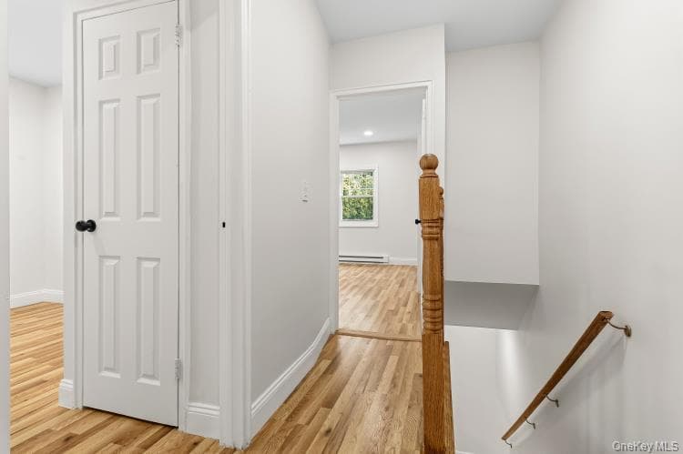 1759 Tenbroeck Avenue thumbnail 16