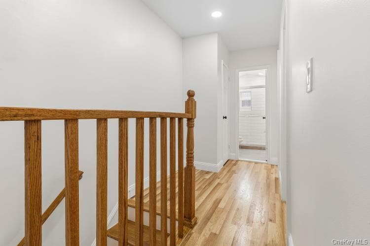 1759 Tenbroeck Avenue thumbnail 17