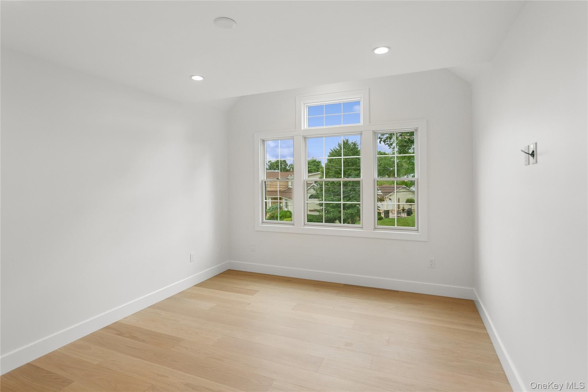 1438 Dewey Avenue thumbnail 30