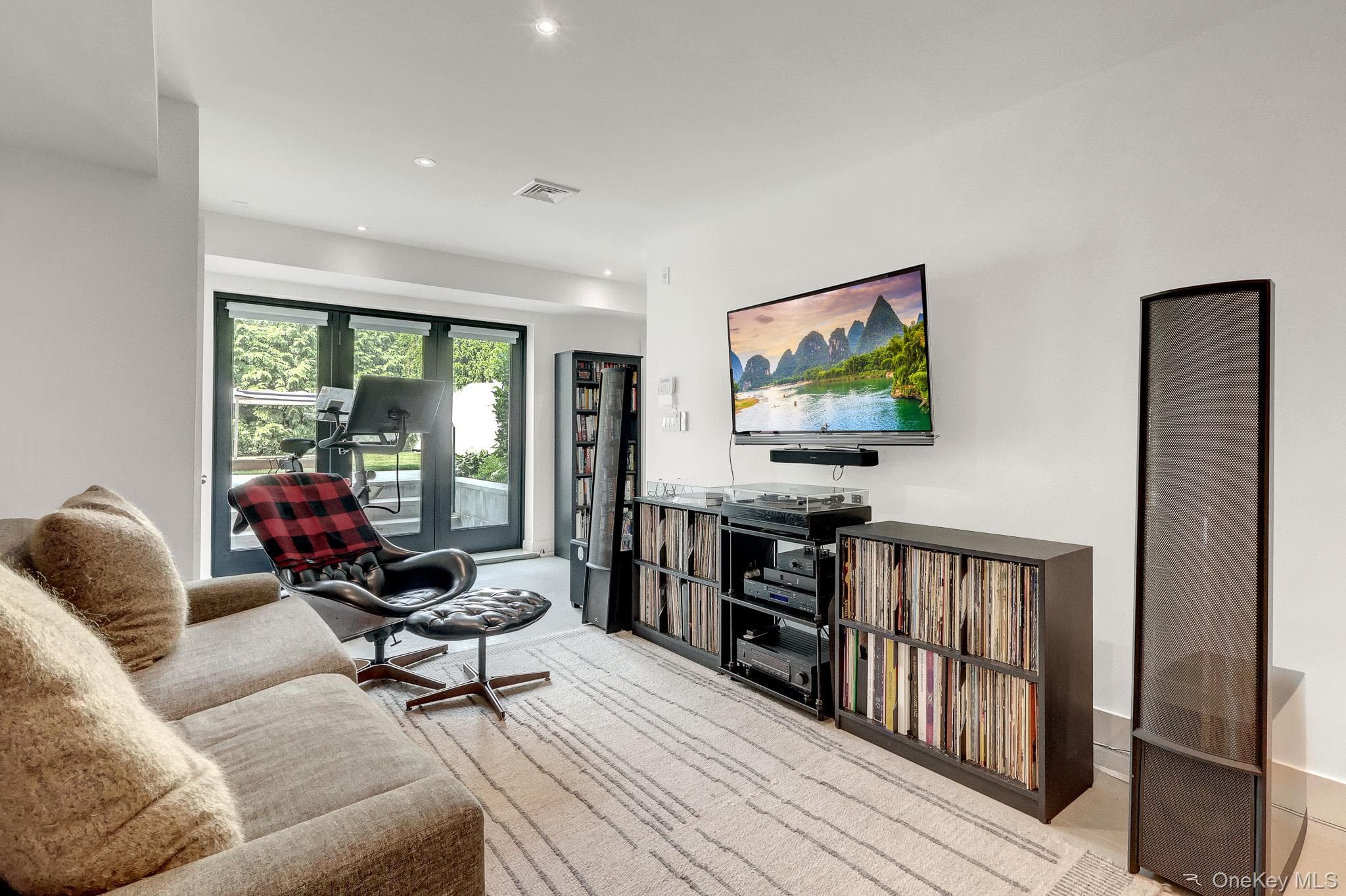 251-51 52nd Avenue thumbnail 21