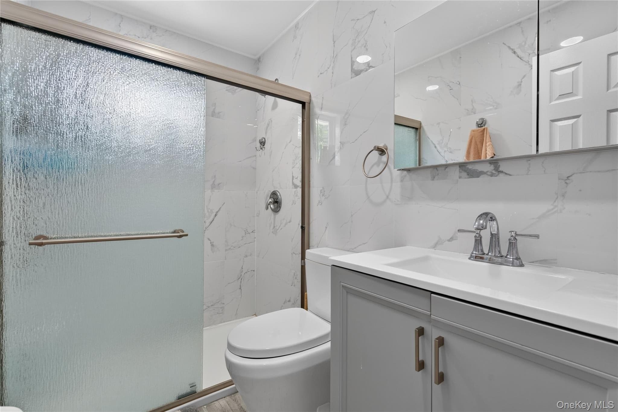 108 Maplewood Avenue thumbnail 19