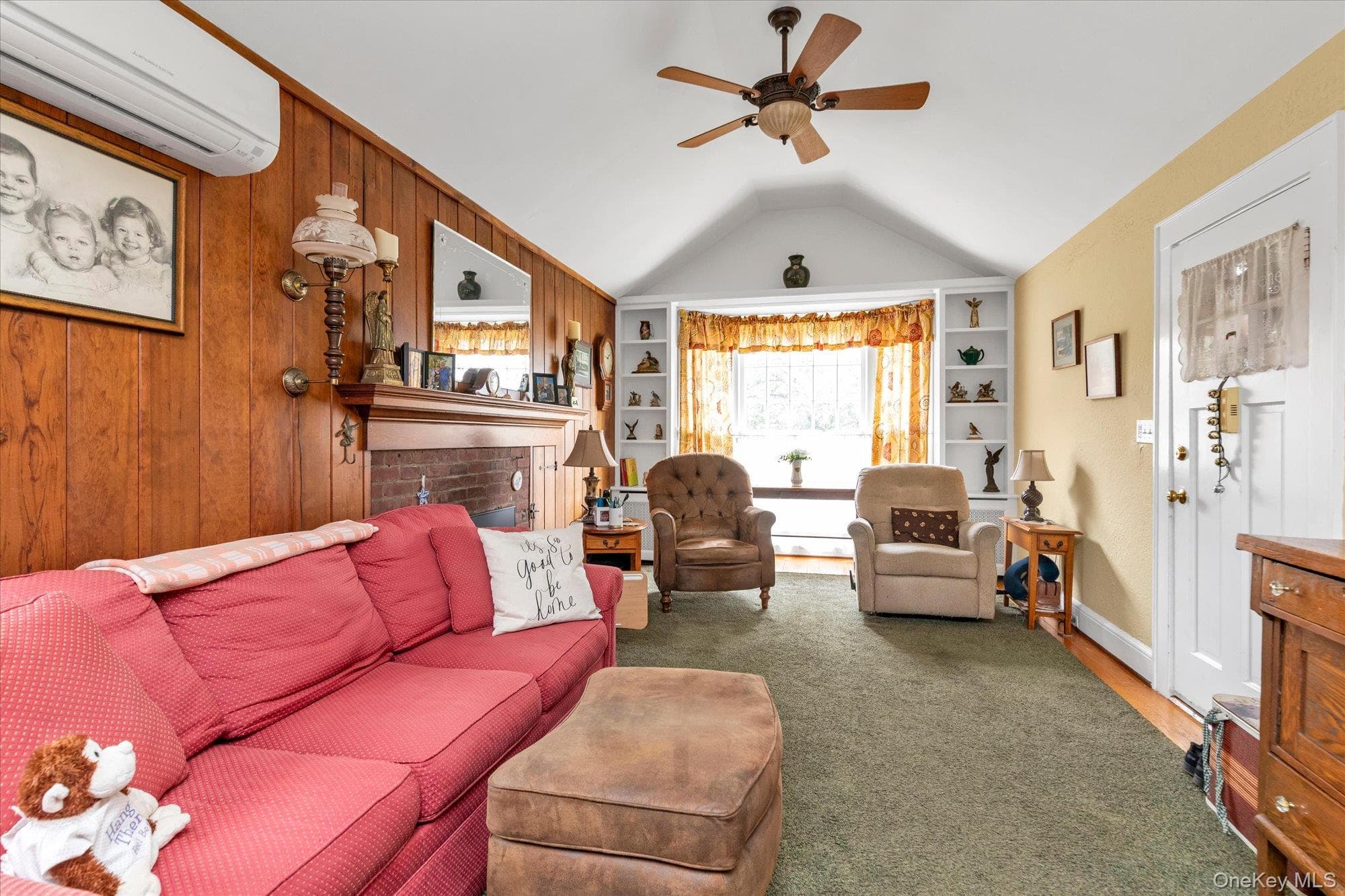 2483 Hicks Street thumbnail 2