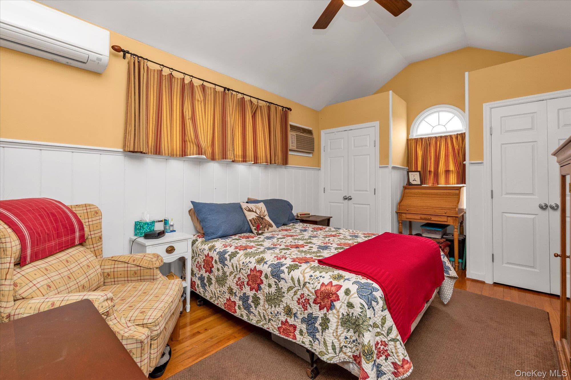 2483 Hicks Street thumbnail 8