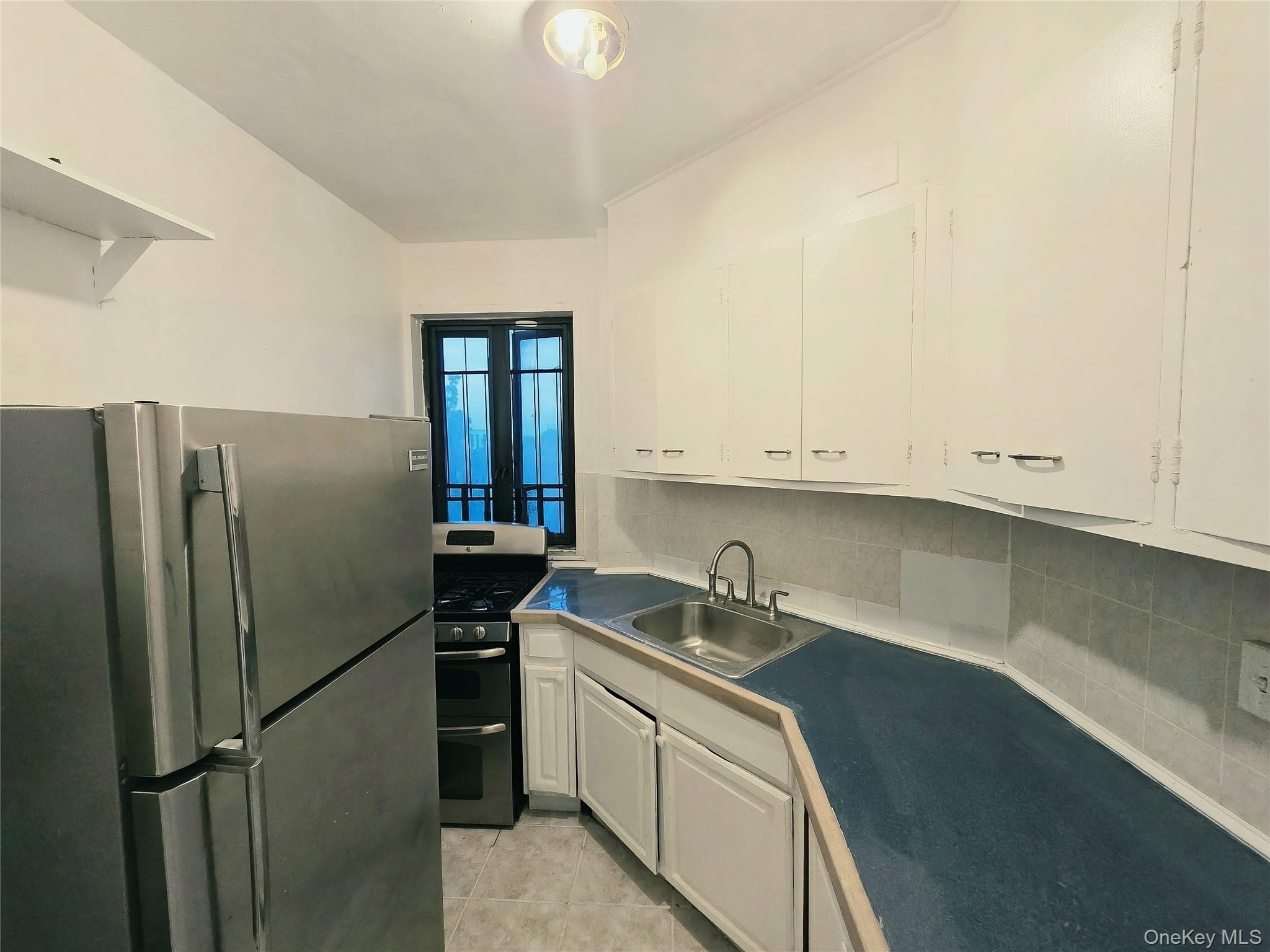 2059 Mcgraw Avenue Unit: 5C thumbnail 3