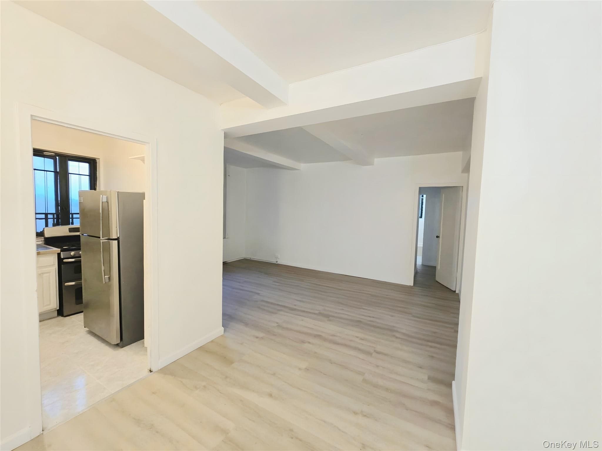 2059 Mcgraw Avenue Unit: 5C thumbnail 2