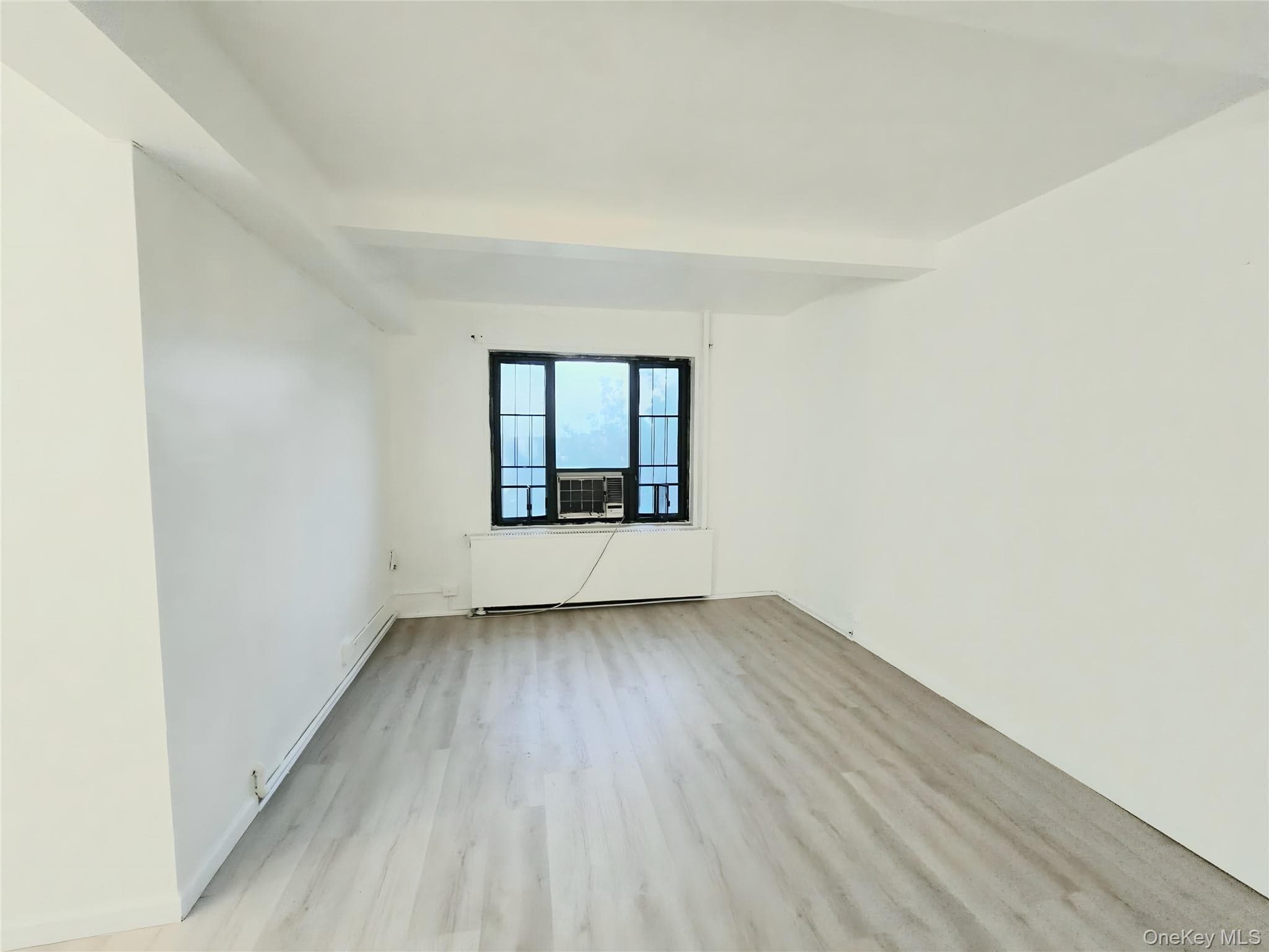 2059 Mcgraw Avenue Unit: 5C thumbnail 4