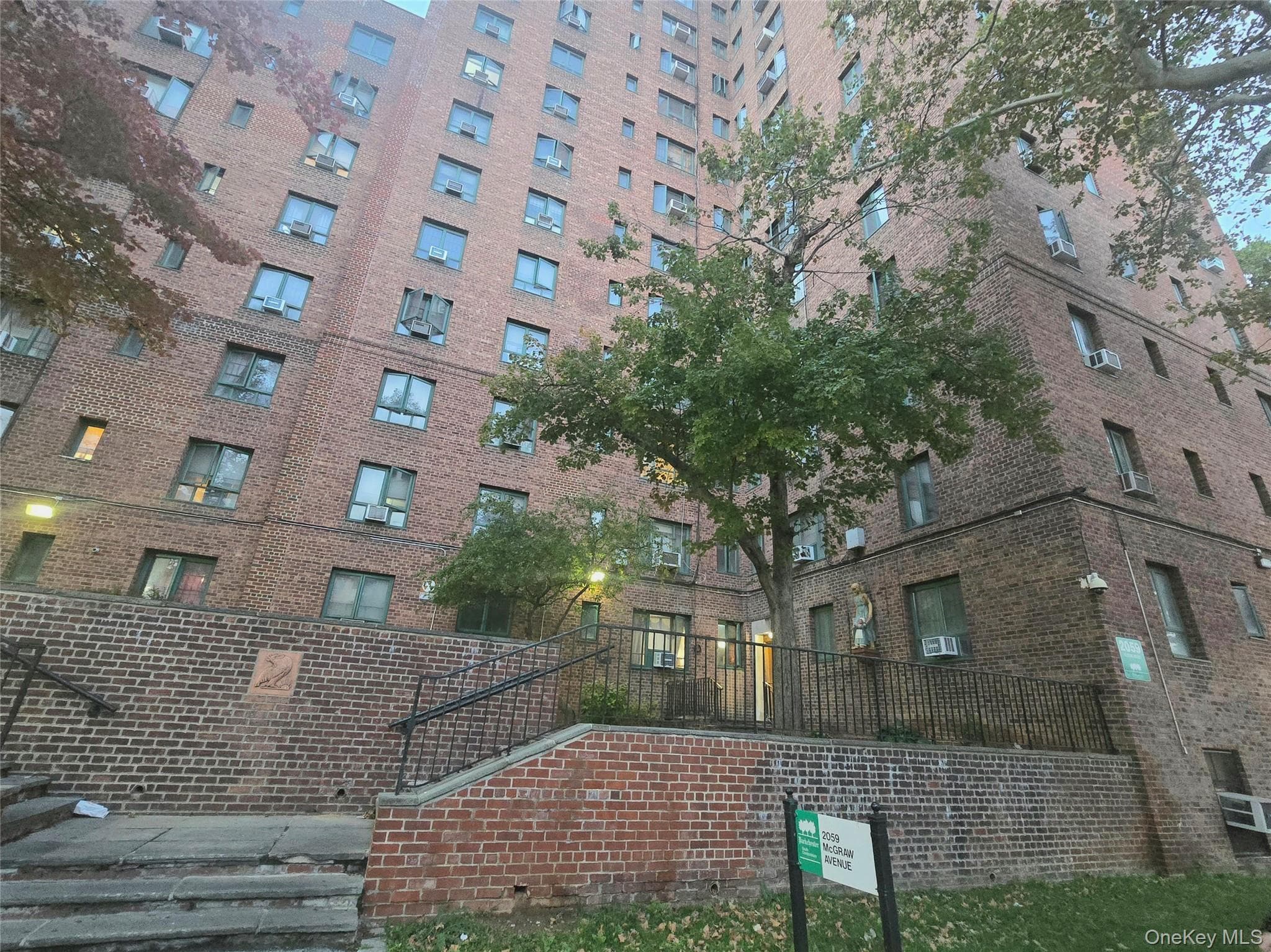 2059 Mcgraw Avenue Unit: 5C, Bronx