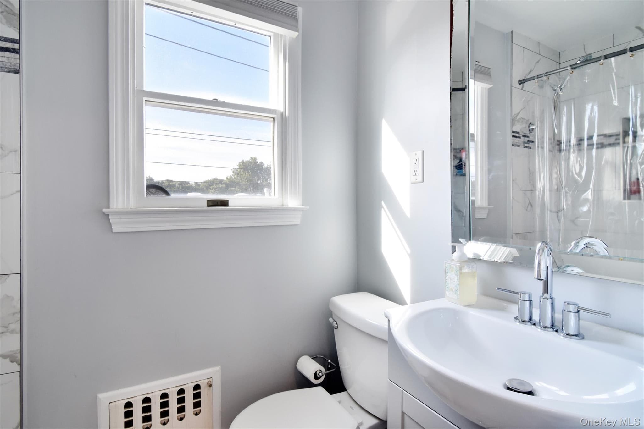 319 N Macquesten Parkway thumbnail 17