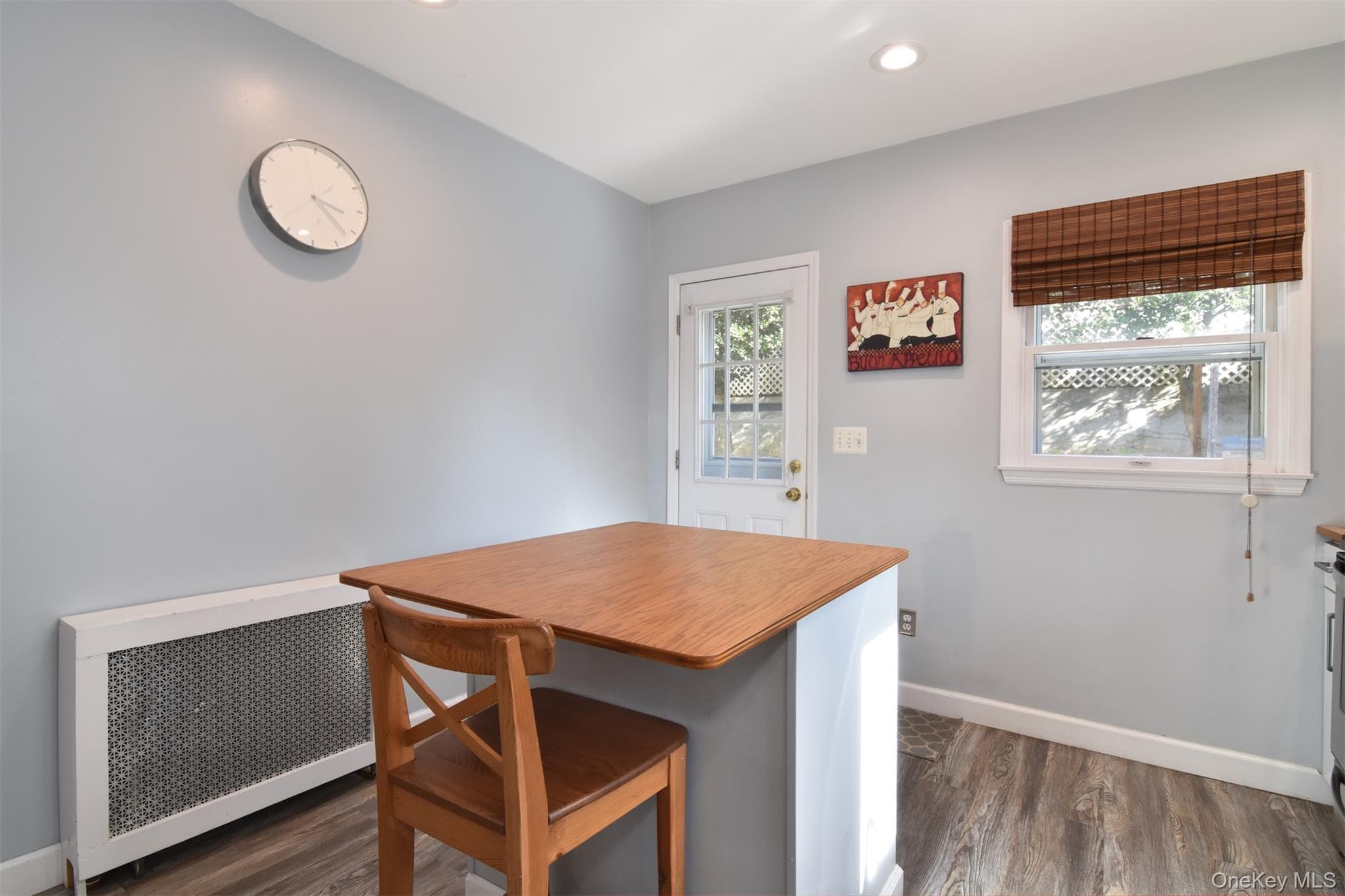 319 N Macquesten Parkway thumbnail 11