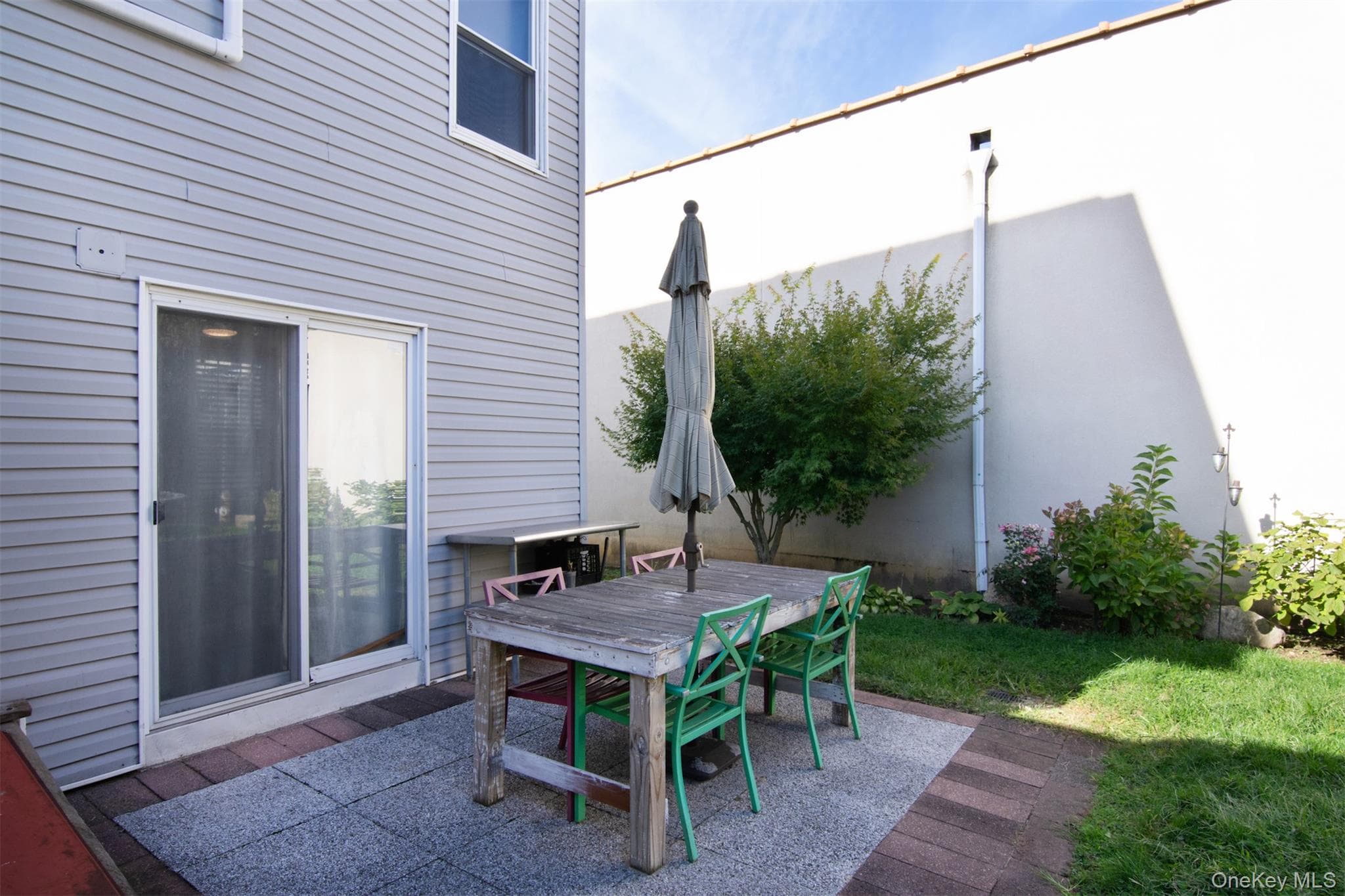 319 N Macquesten Parkway thumbnail 27