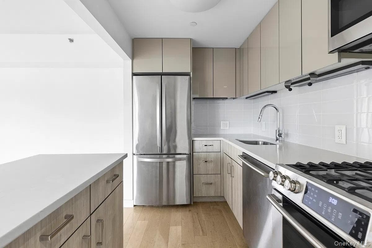 171 W 131st Street Unit: 519 thumbnail 5