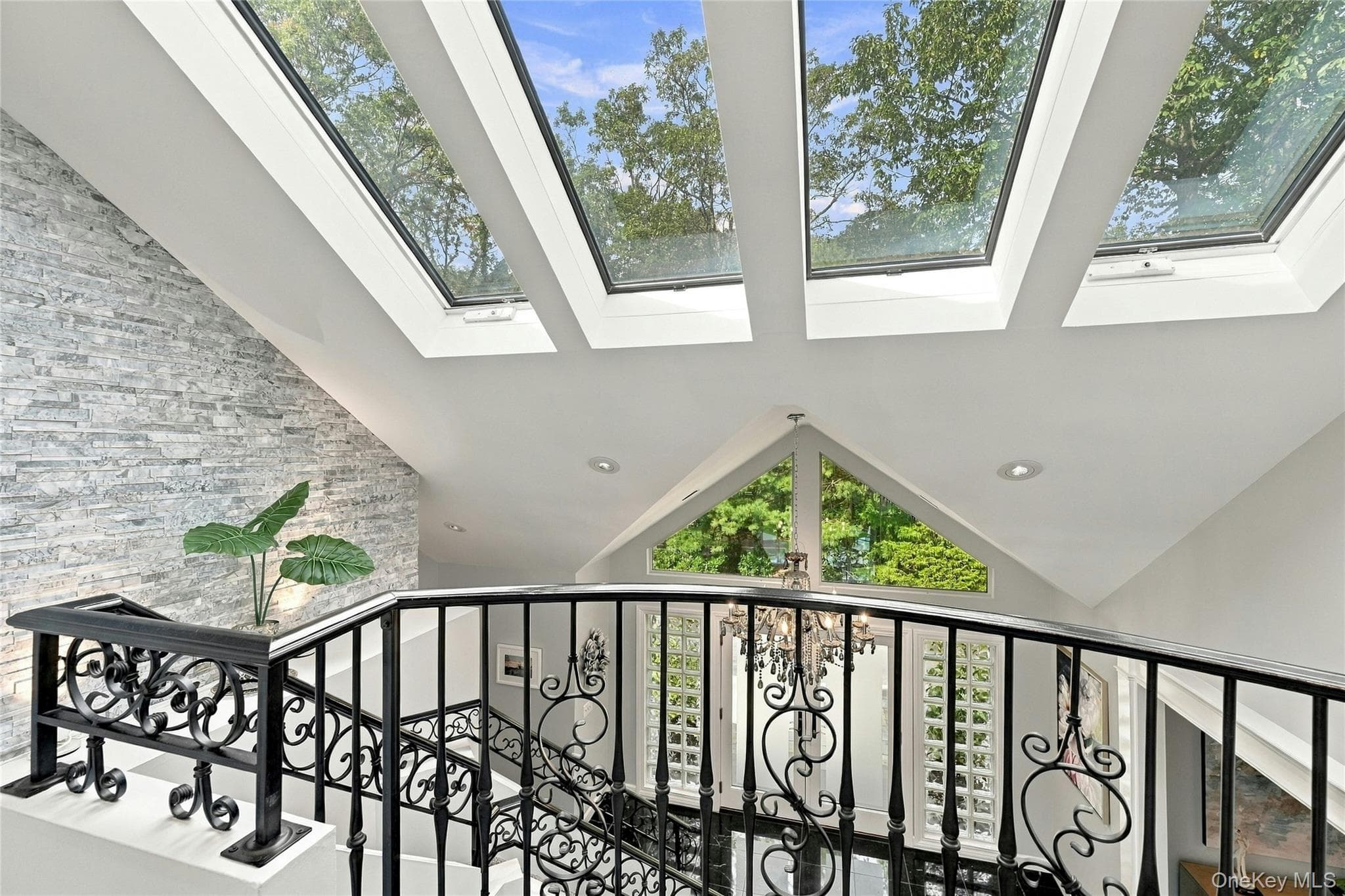 52 W Meadow Road thumbnail 17