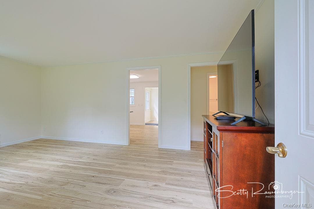 814 N Hillside Road thumbnail 21