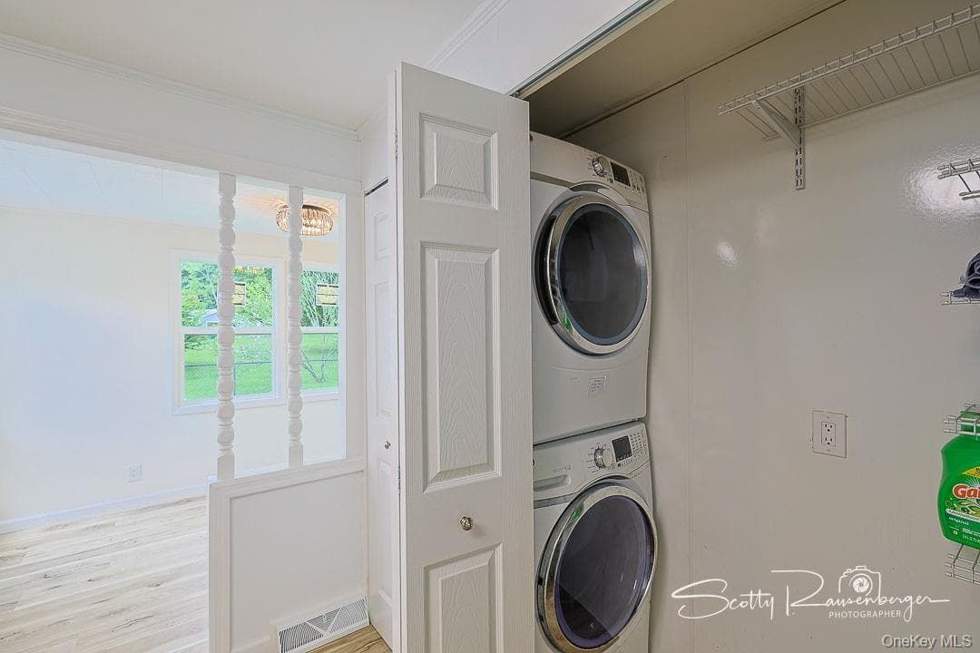 814 N Hillside Road thumbnail 16