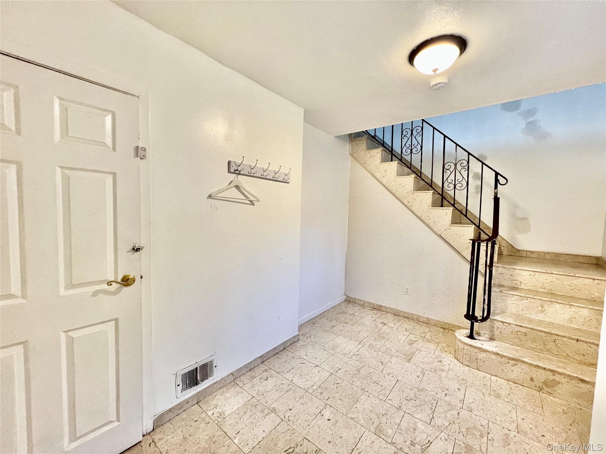 85-11 164th Avenue thumbnail 4