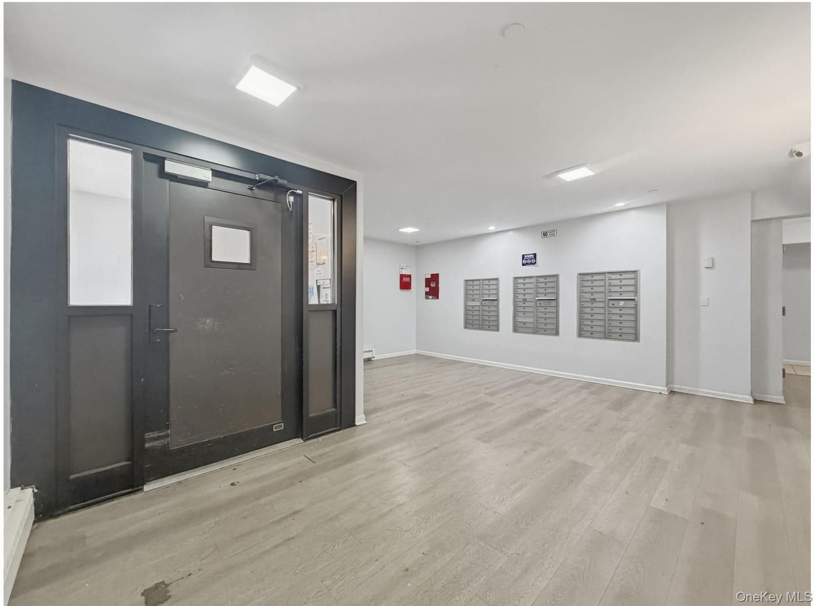 3961 Carpenter Avenue thumbnail 5