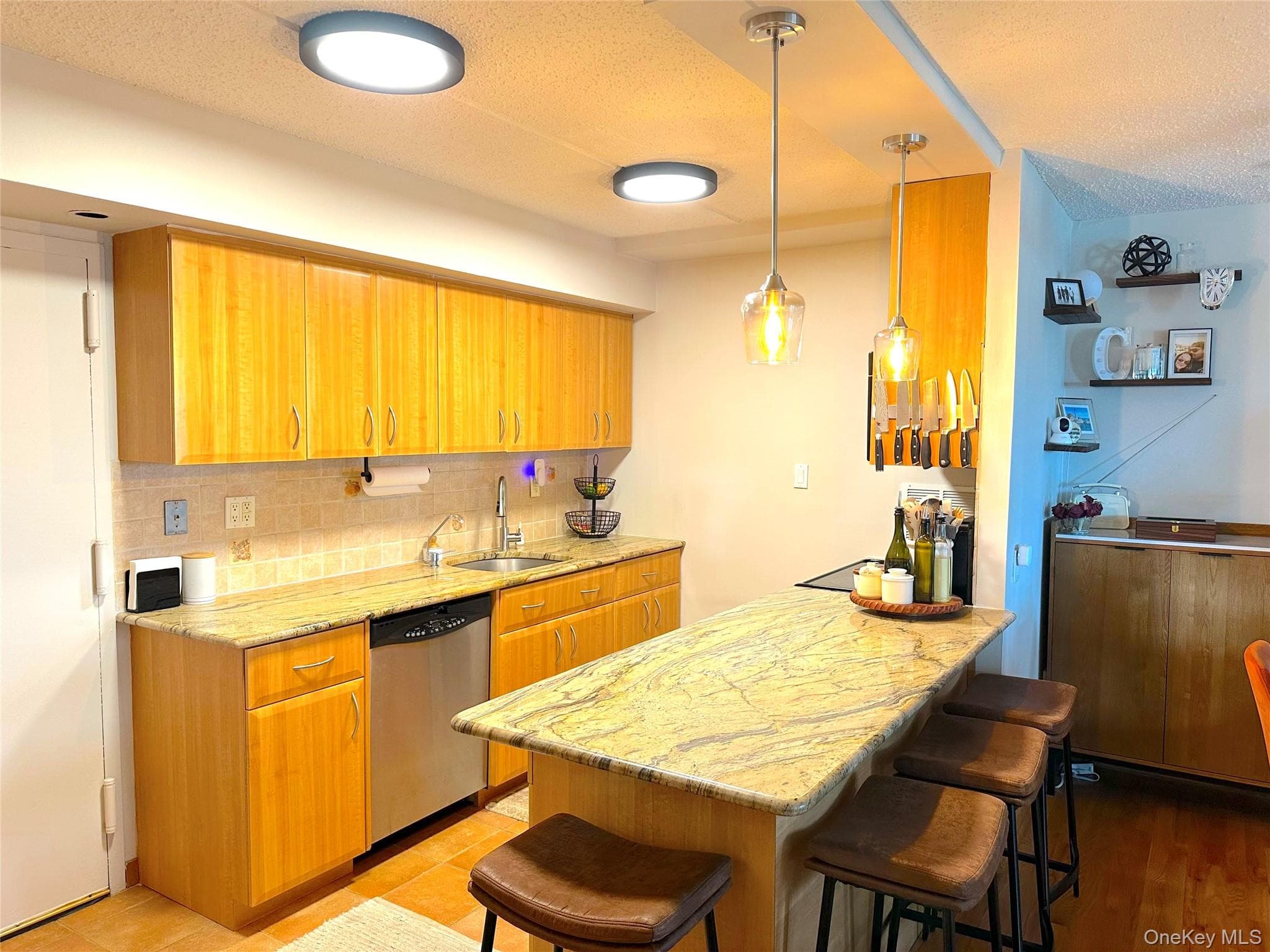 725 Miller Avenue Unit: 220 thumbnail 2