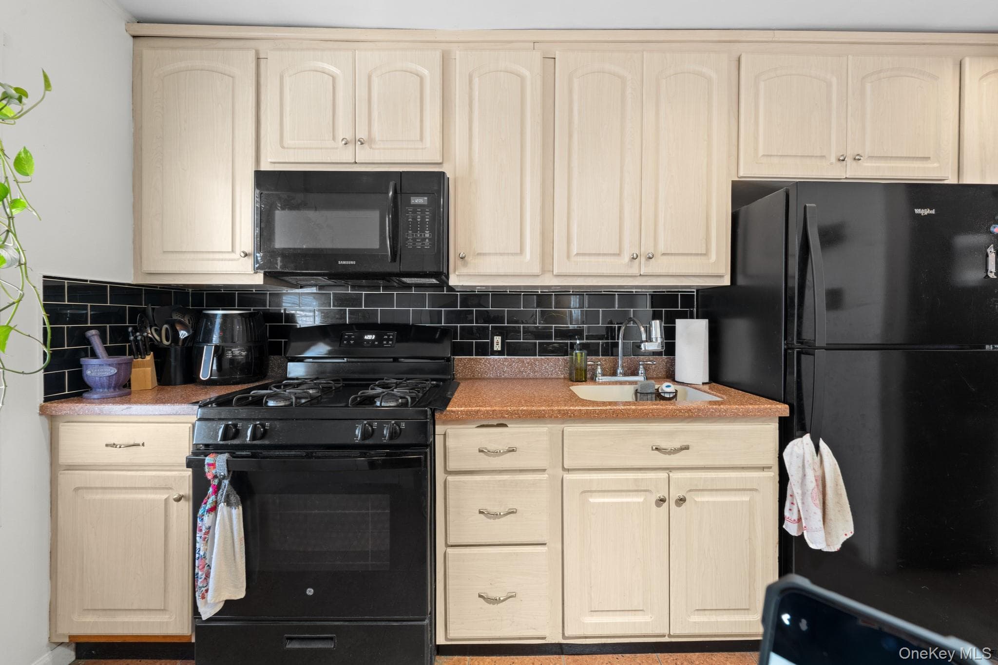 1511 E 51st Street thumbnail 15