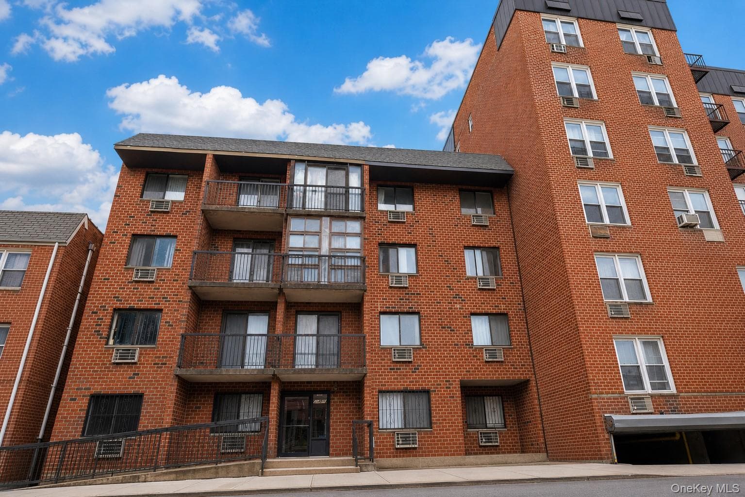 14434 37th Avenue Unit: 402 thumbnail 2