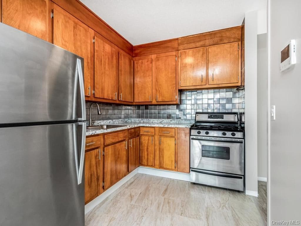 290 W 232nd Street Unit: 21C thumbnail 8