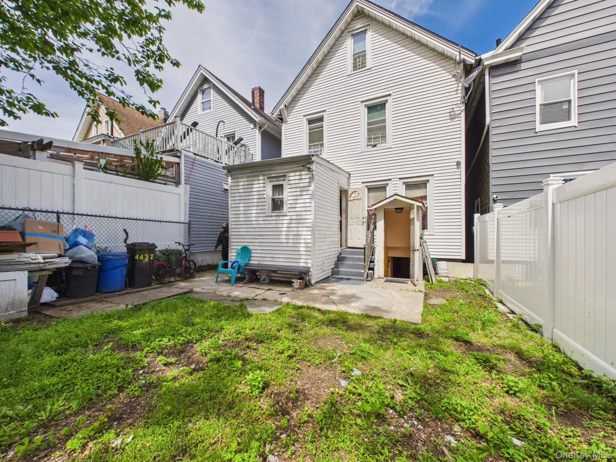 4432 Carpenter Avenue thumbnail 3