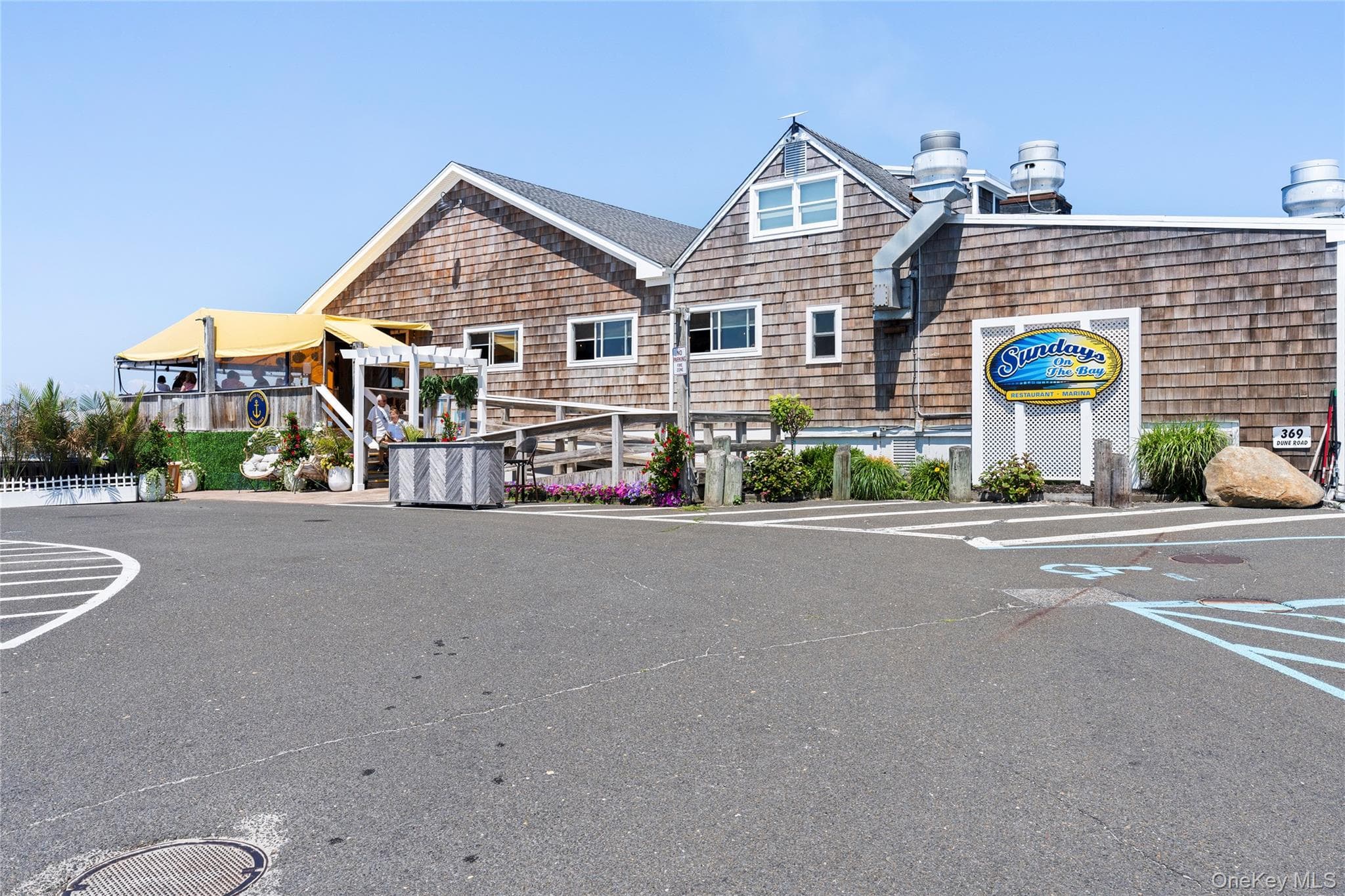 369 Dune Road thumbnail 9