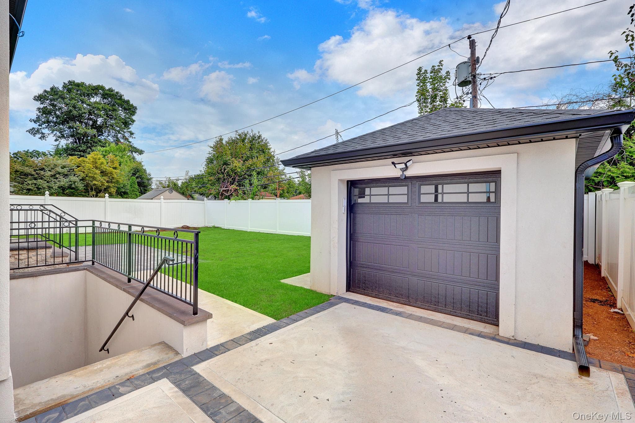 81 E End Avenue thumbnail 40