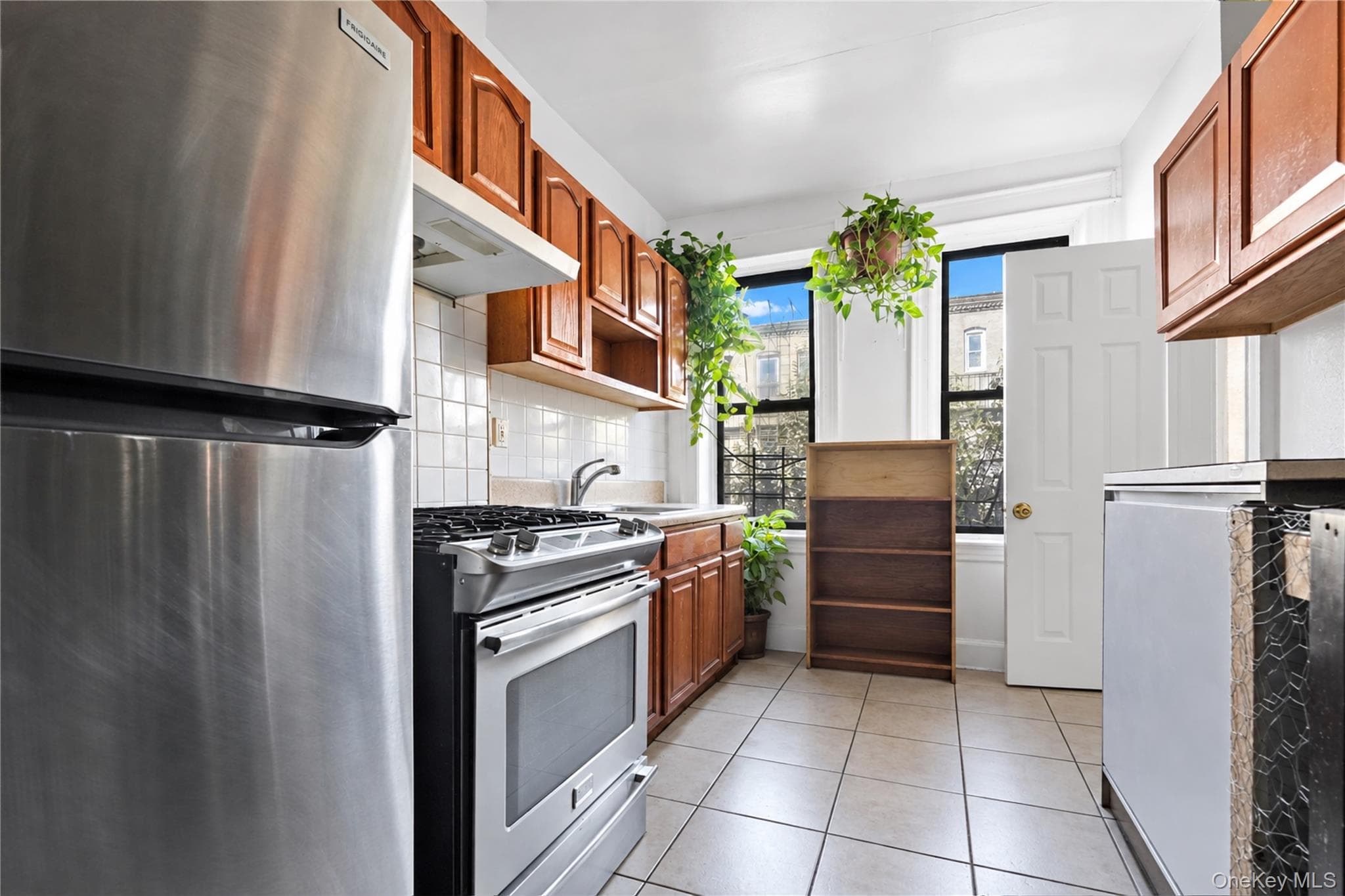 1665 Palmetto Street thumbnail 9