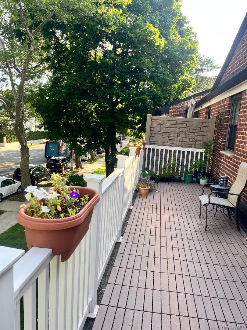 196-69 73 Avenue Unit: 2 thumbnail 2