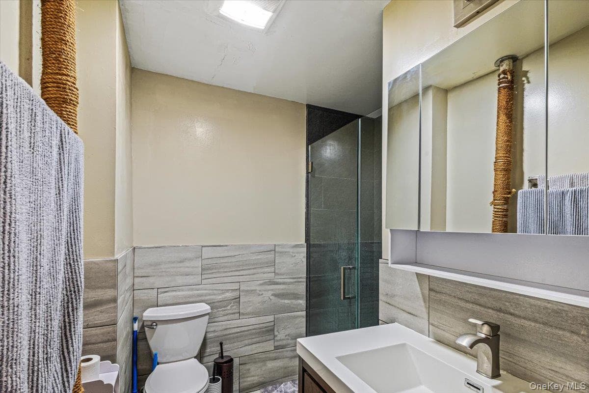 305 Rogers Avenue Unit: 1 thumbnail 23