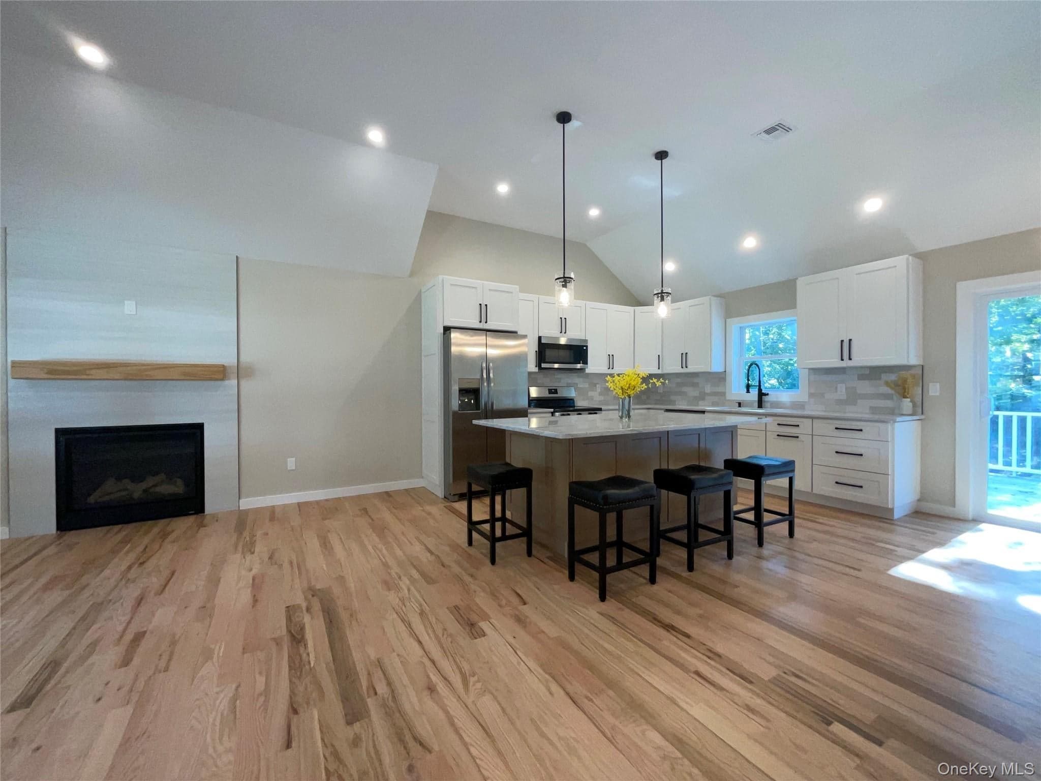 186 Huguenot Drive thumbnail 4