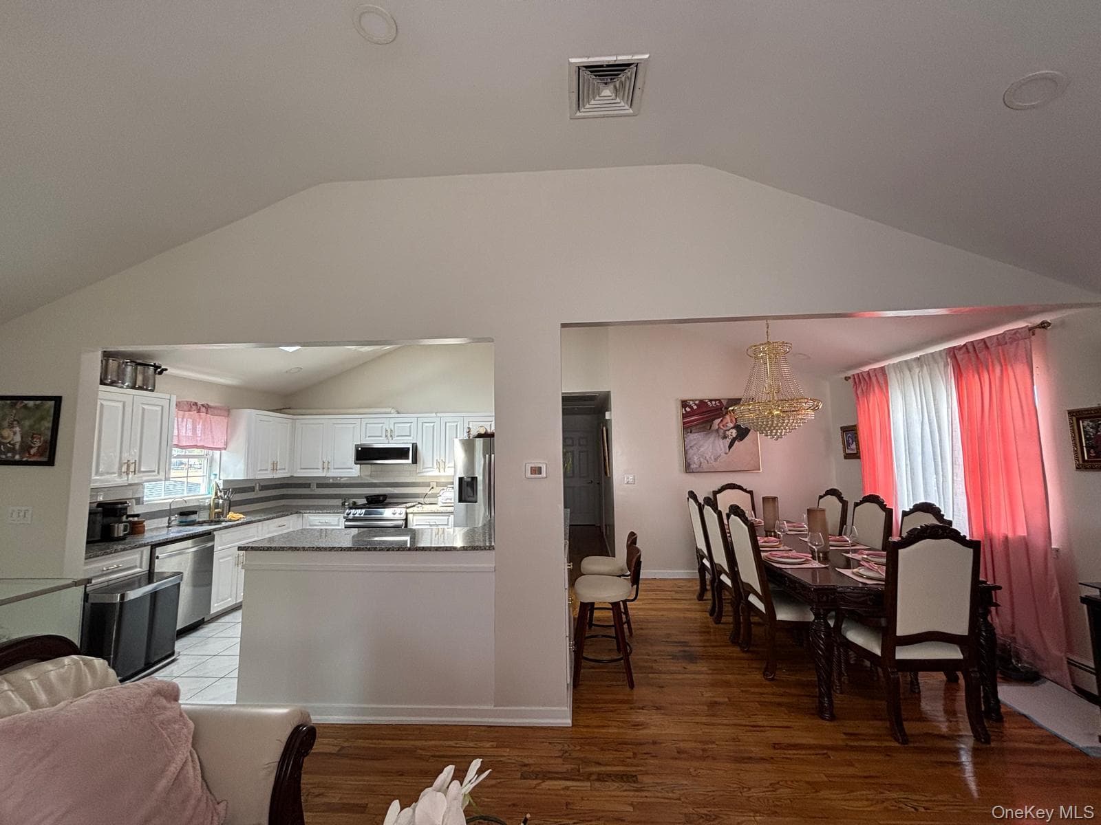 93 Peters Avenue thumbnail 21