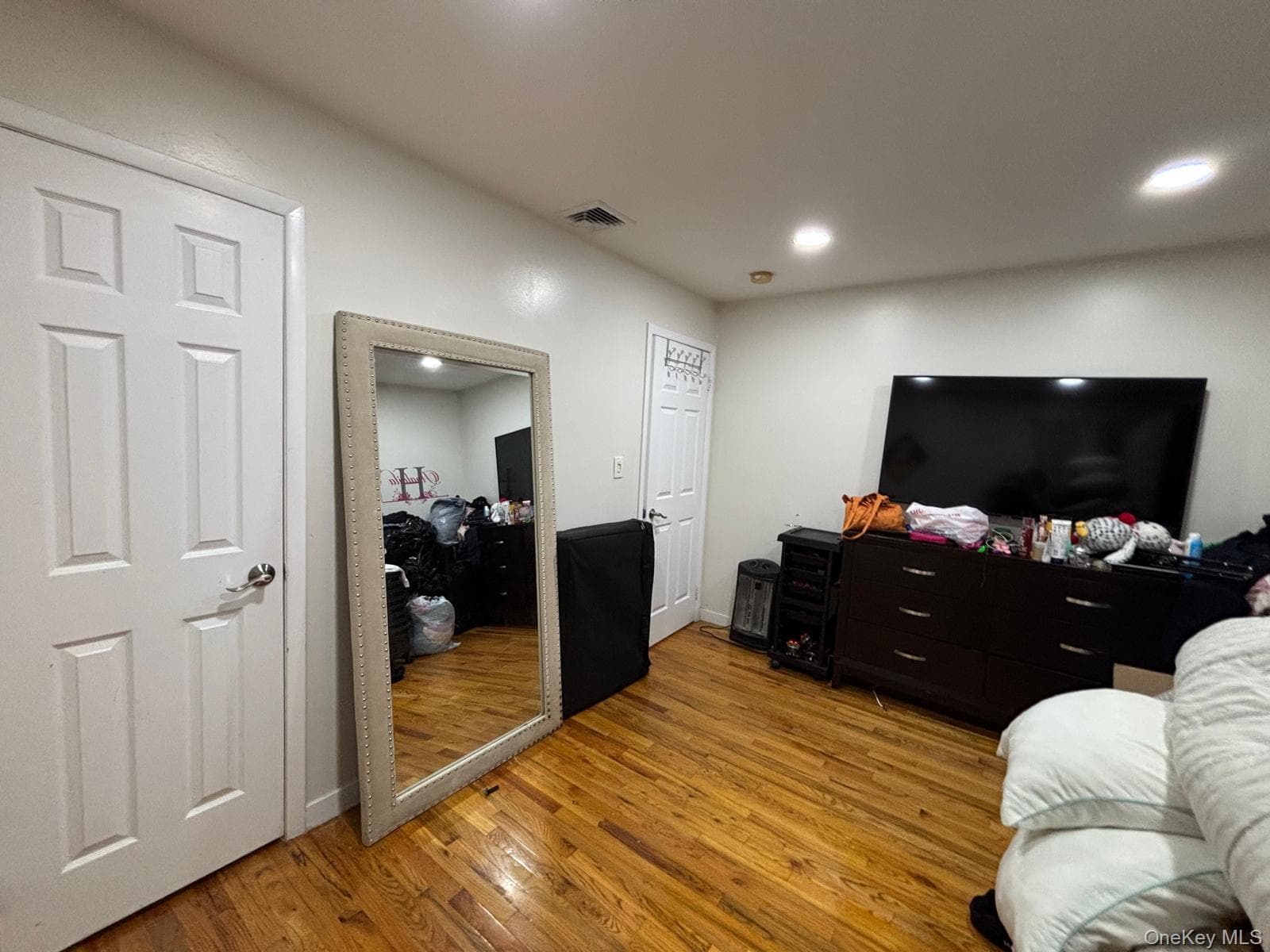 93 Peters Avenue thumbnail 11