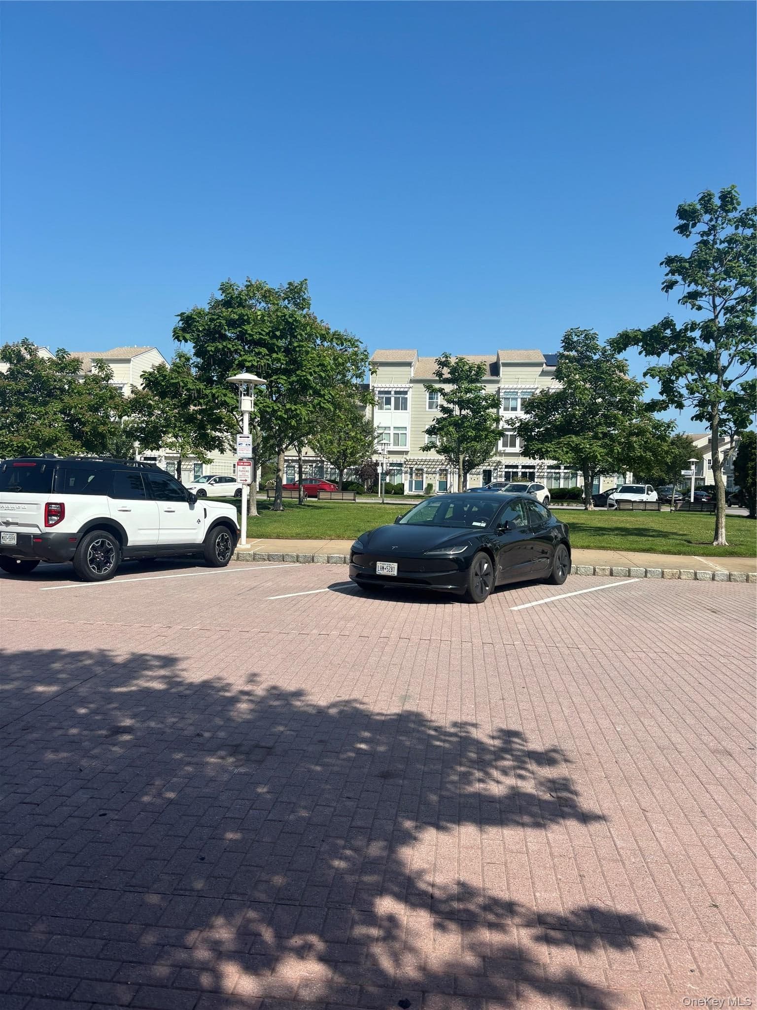 165 Commodore Circle thumbnail 7