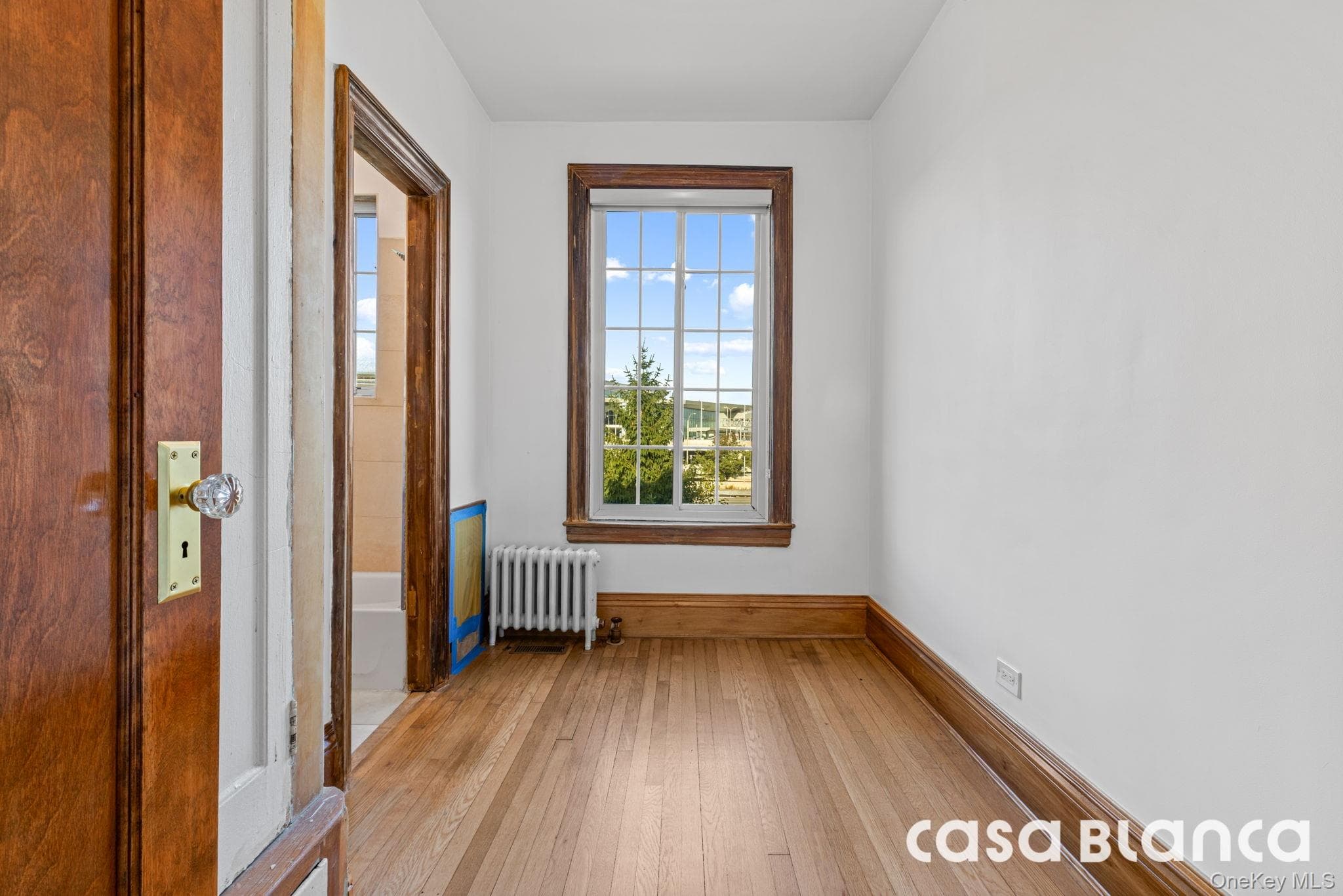 105-11 Ditmars Boulevard thumbnail 13