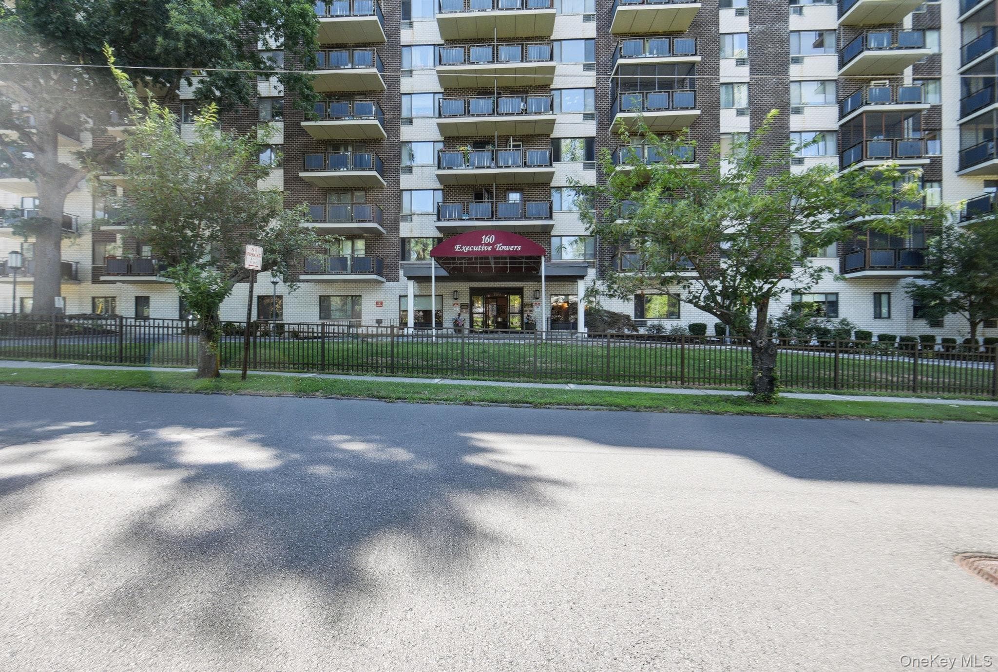 160 Academy Street Unit: 3P, Poughkeepsie