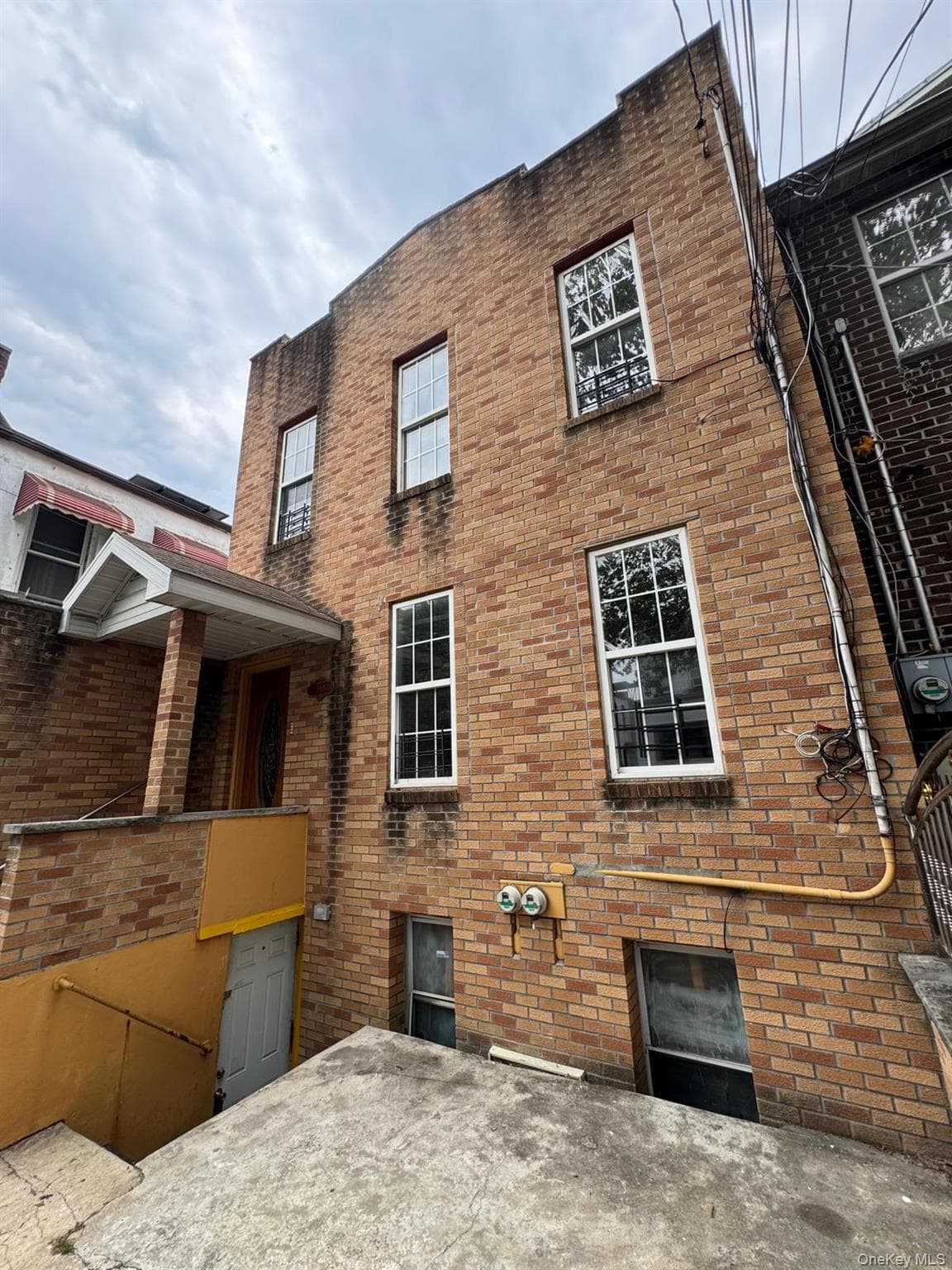 590 Elton Street thumbnail 2