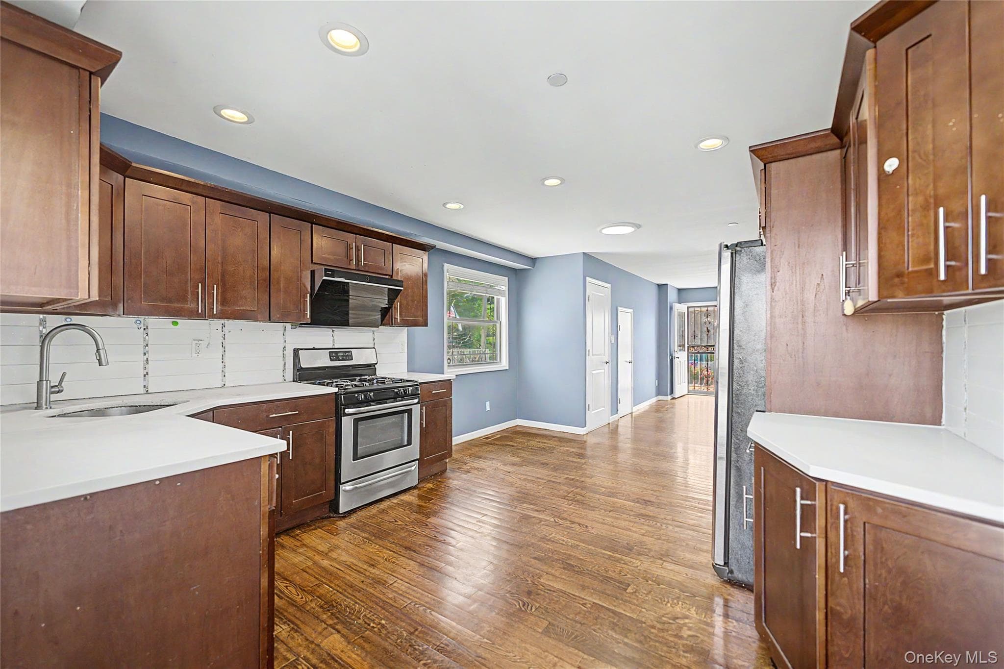 10205 Davenport Court thumbnail 10