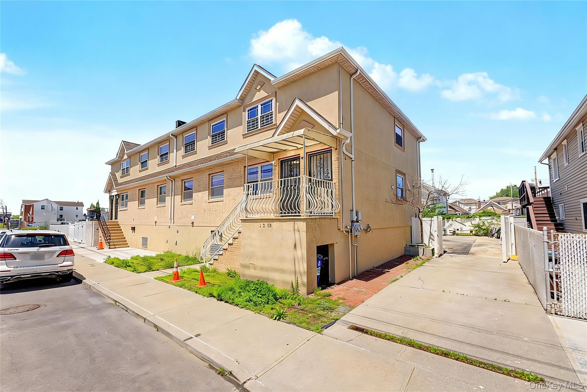 10205 Davenport Court thumbnail 2