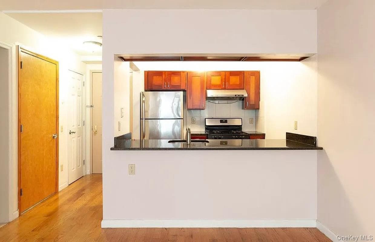 6314 Queens Boulevard Unit: 3E thumbnail 8