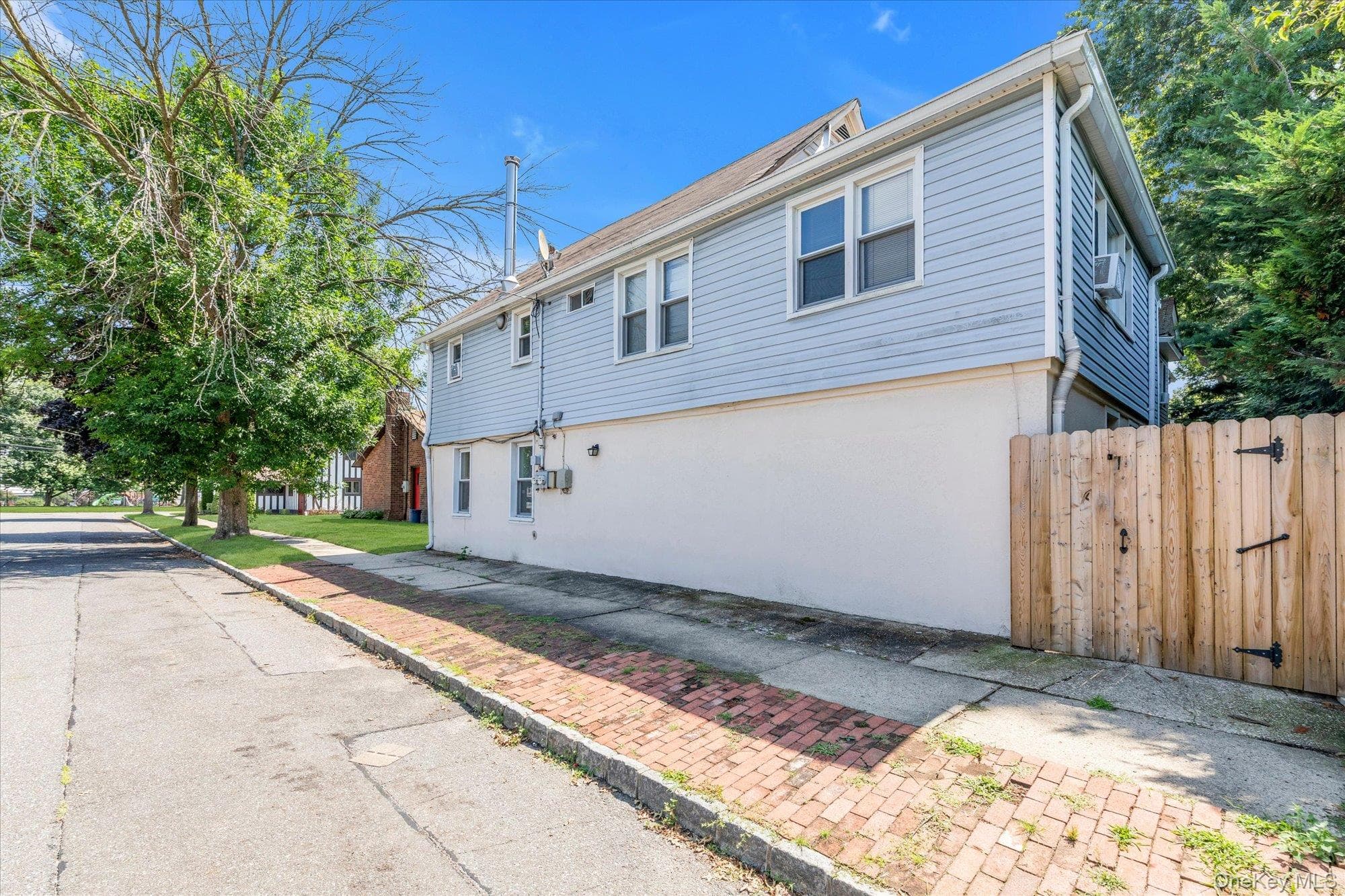 343 Roslyn Avenue thumbnail 12
