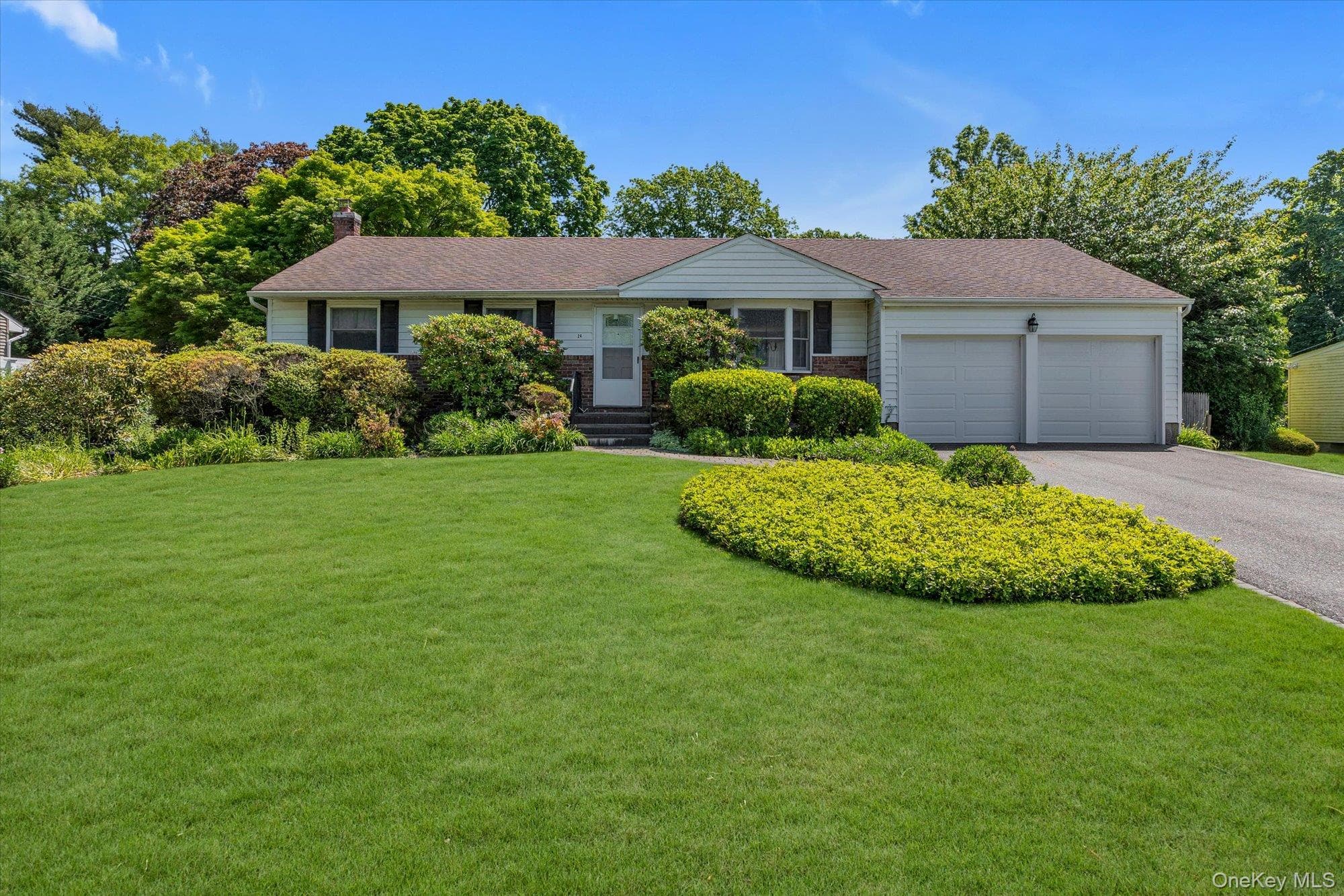 24 Eastover Drive, East Northport
