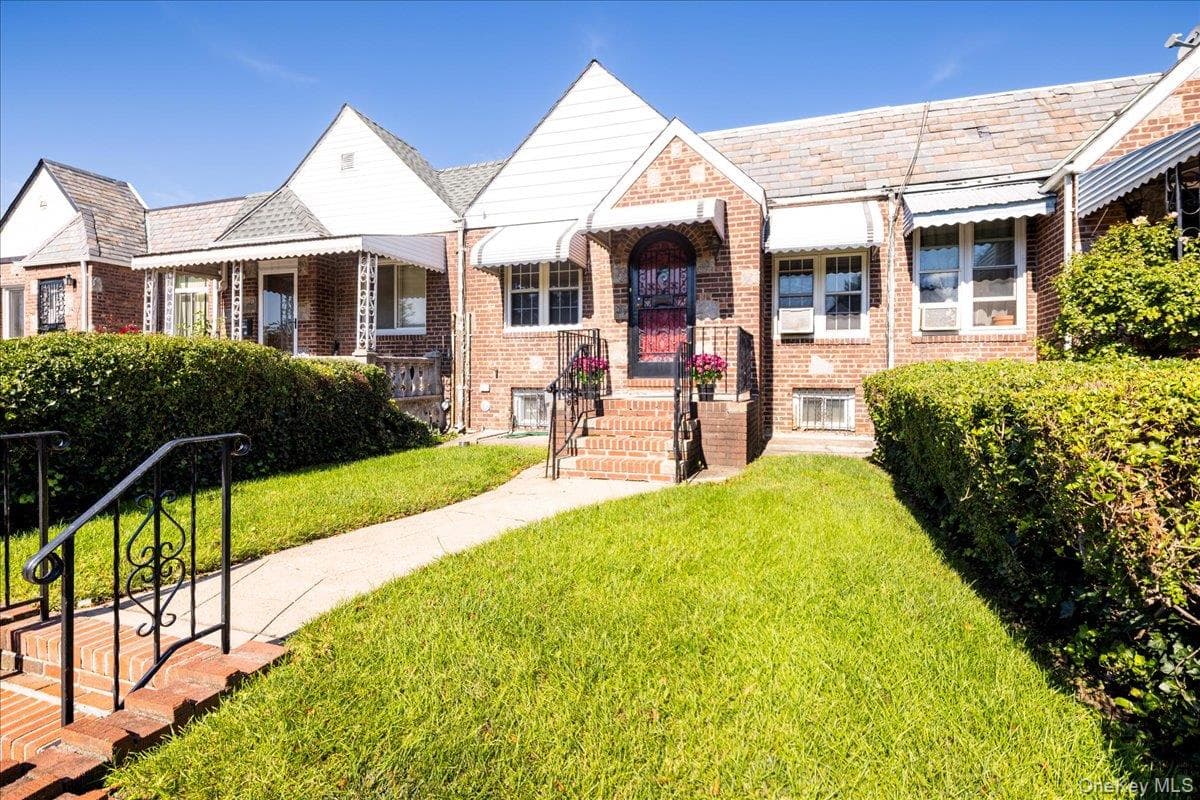 18311 Dunlop Avenue thumbnail 2