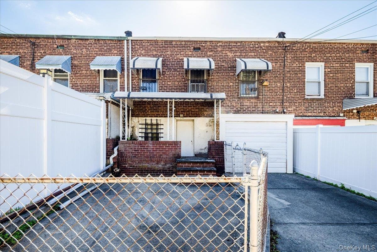 18311 Dunlop Avenue thumbnail 20