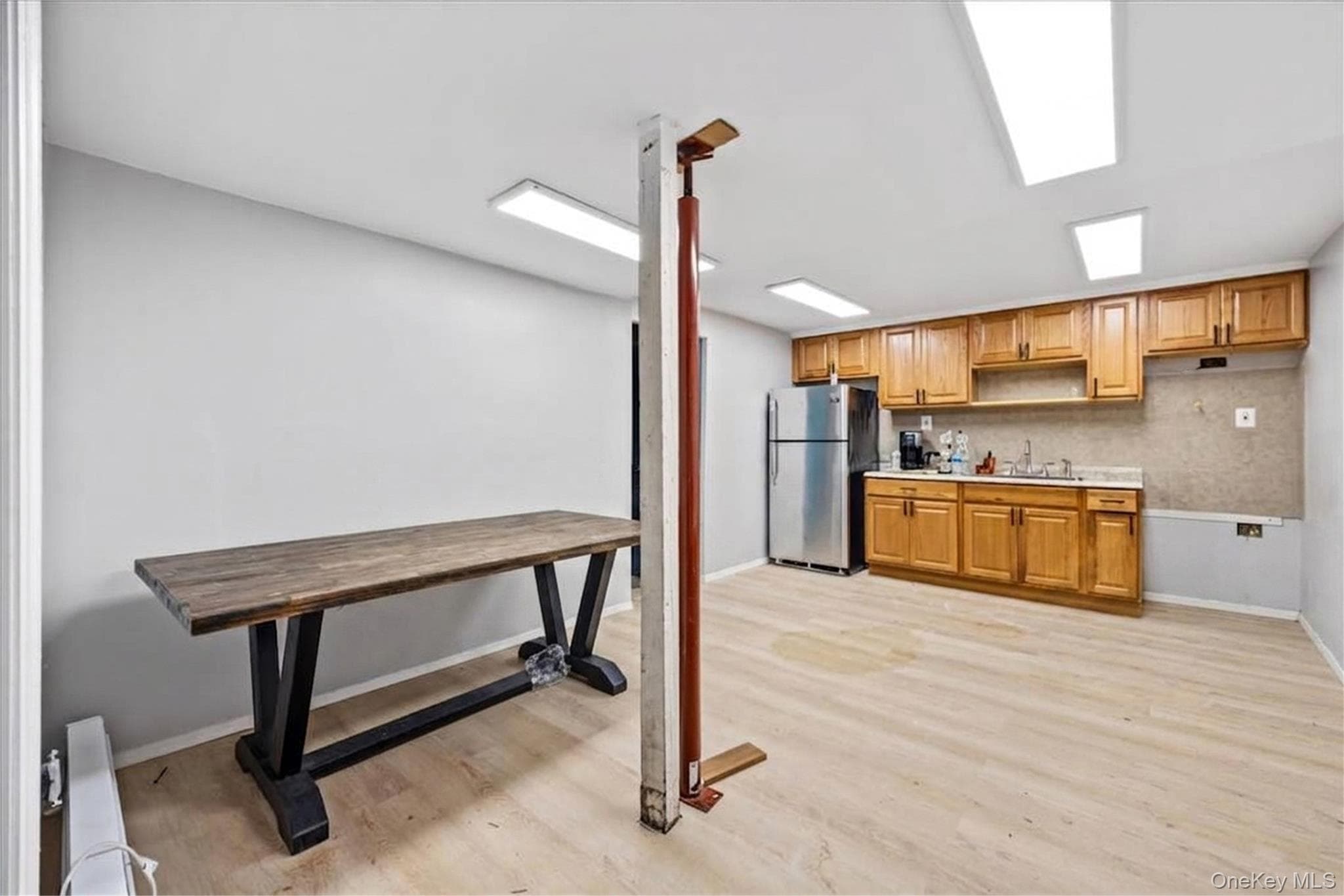 1044 Merrick Road thumbnail 6