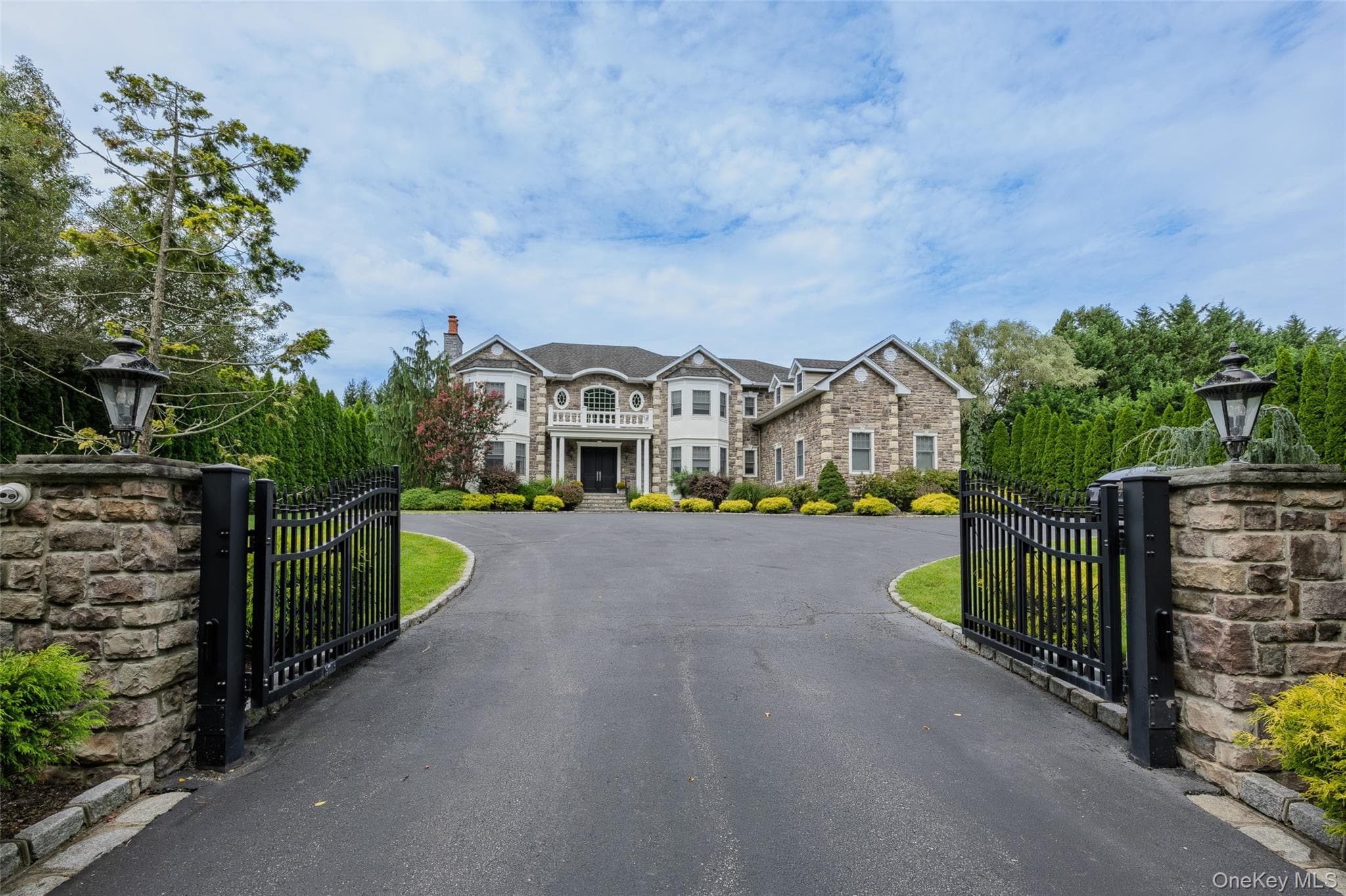 10 Meadow Glen Road, Northport