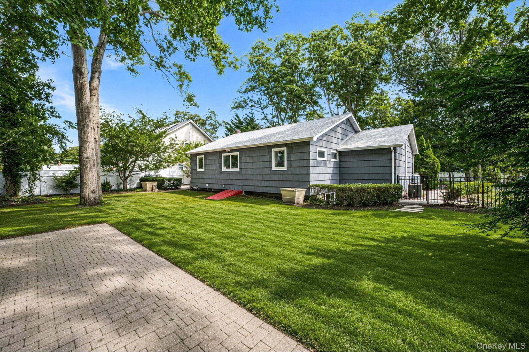 194 Phyllis Drive thumbnail 25