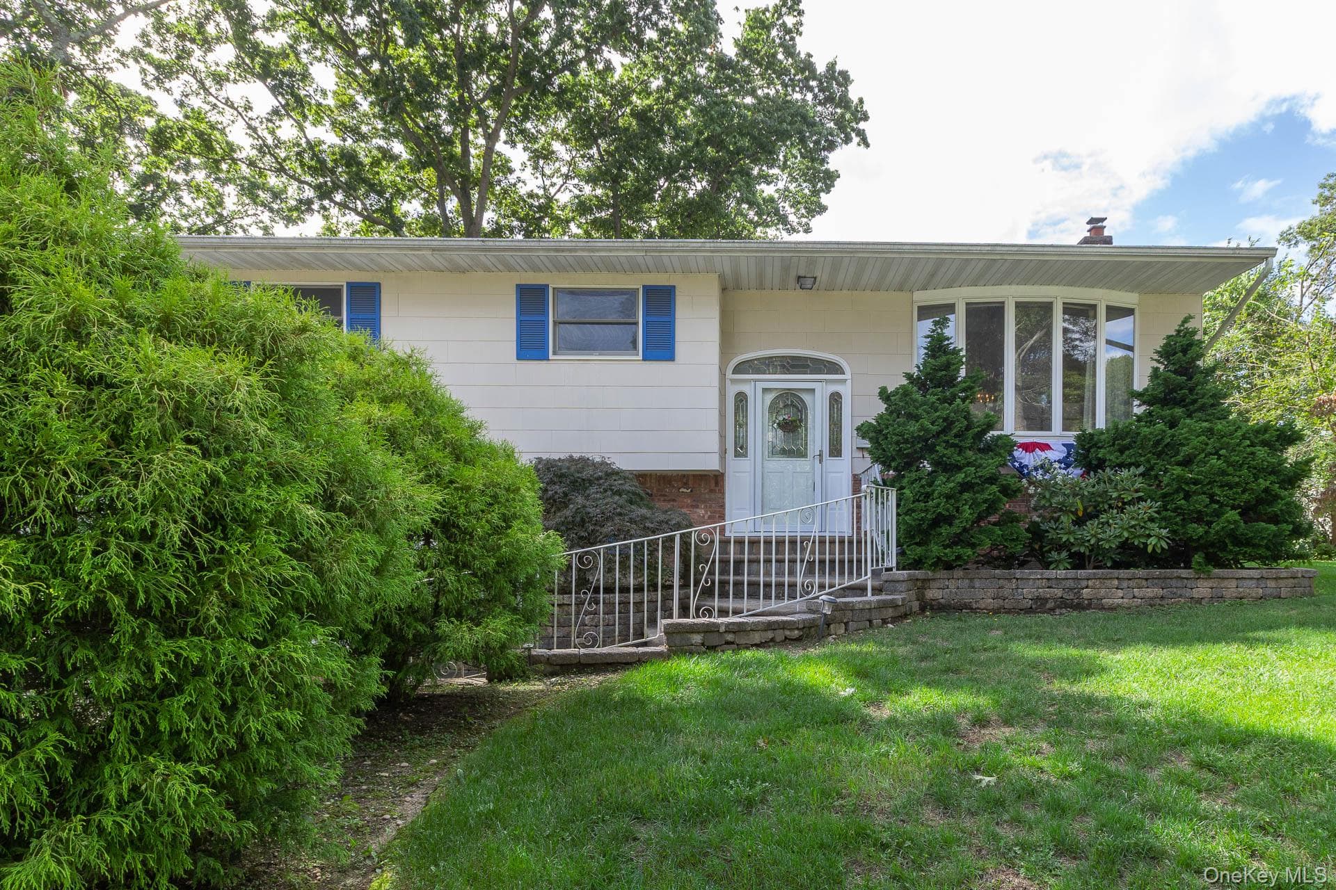 16 Arlington Avenue thumbnail 2